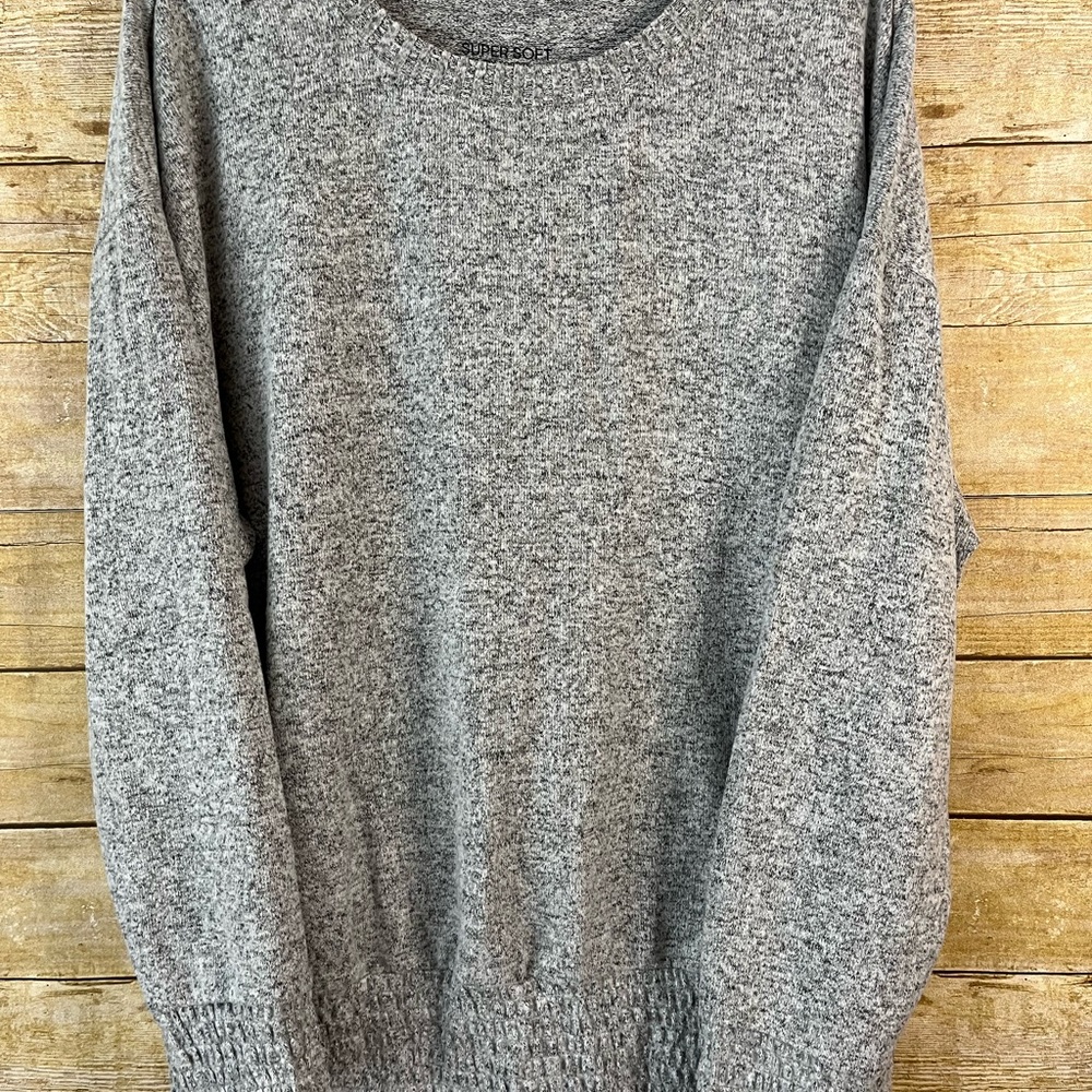 Torrid Relaxed Fit Super Soft Plush Drop Shoulder Smocked Bottom Sweater Top EUC - Picture 2 of 8